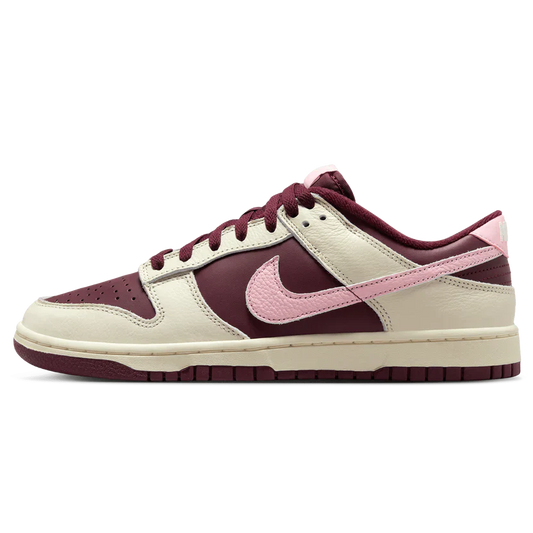 Nike Dunk Low 'Valentine's Day' (2023)